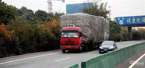 17.5米高低板幾成廢鐵，13米車成集裝箱道路運輸新寵